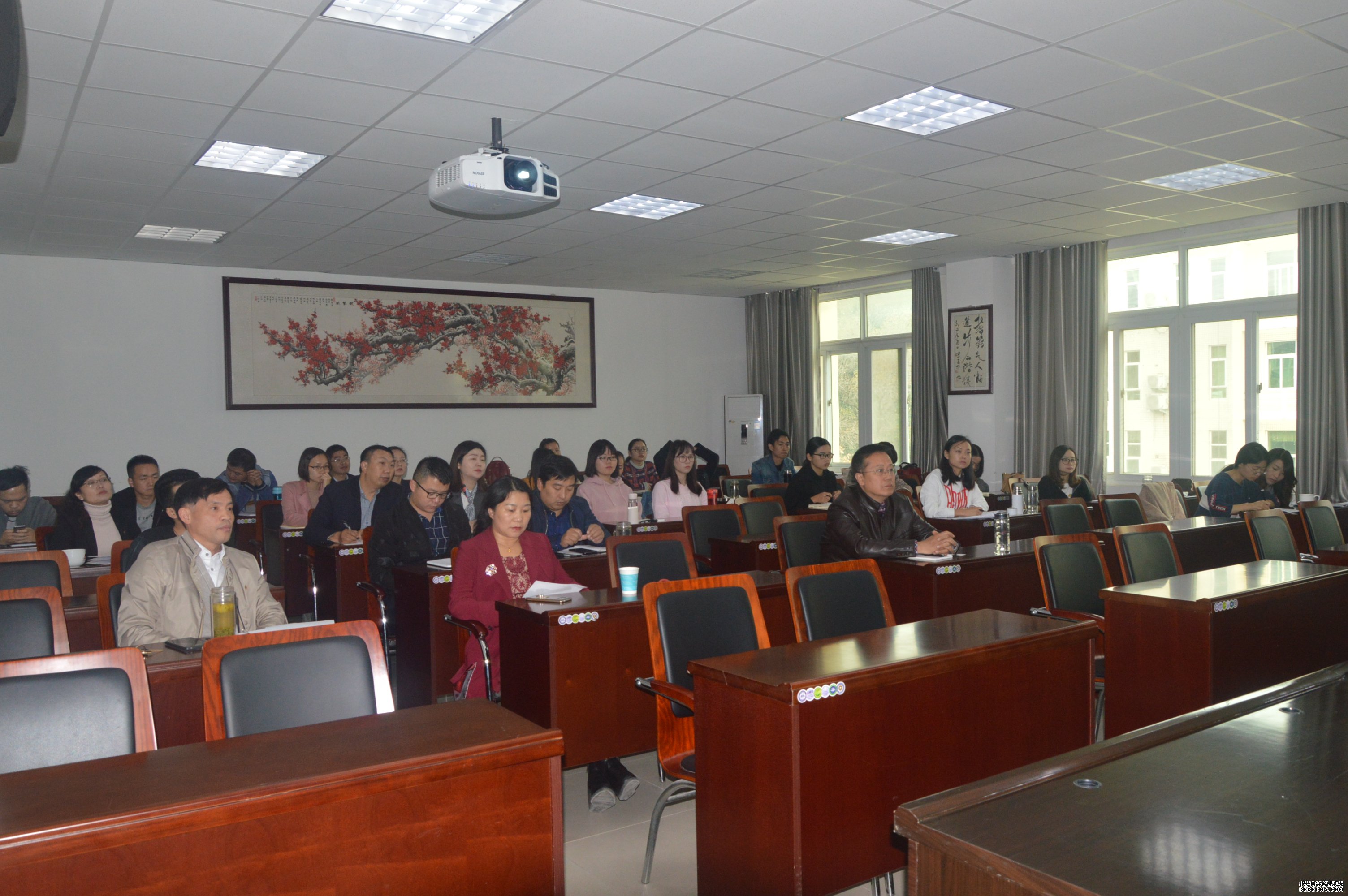 太阳集团tyc46332017级研究生毕业论文与专业实习汇报会暨学术活动月动员会